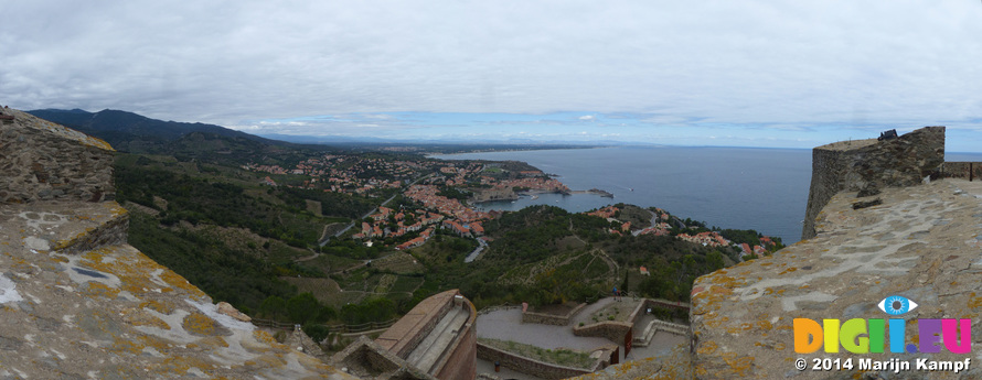 FZ007653-58 View of Collioure from fort